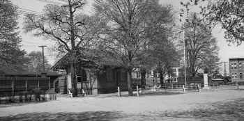34. Station-Morris Park-Lefferts Blvd & Atlantic Ave-Queens (View NE) - 05-07-34 (P. Sperr-Keller).jpg (128157 bytes)
